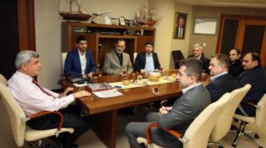 Başkan Karaosmanoğlu, Hayrat Vakfı&rsquo;nı Konuk Etti