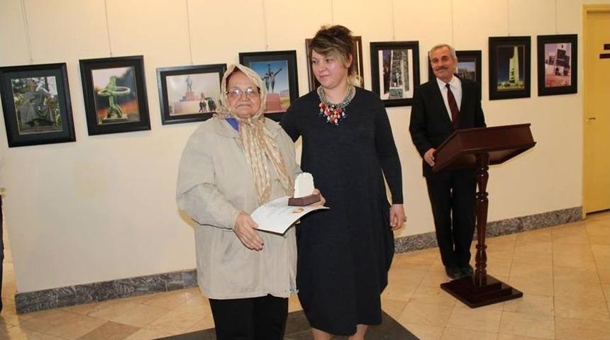 Hem Sergi Hem Plaket T&ouml;reni