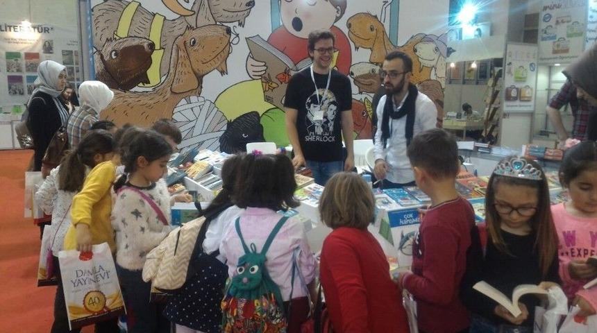 Osmanelili &Ouml;ğrenciler Kitap Fuarında