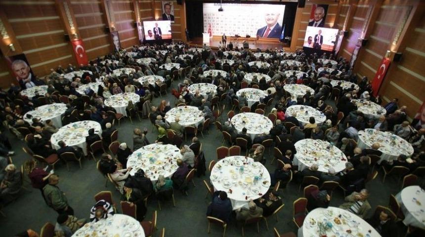 Ak Parti, Yaşlılar Haftası&rsquo;nda B&uuml;y&uuml;klerini Unutmadı