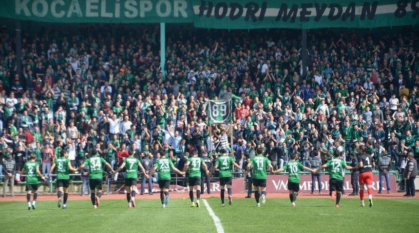 Kocaelispor Taraftar Gurubu Cinayet Sonrası Trib&uuml;nden &Ccedil;ekildi