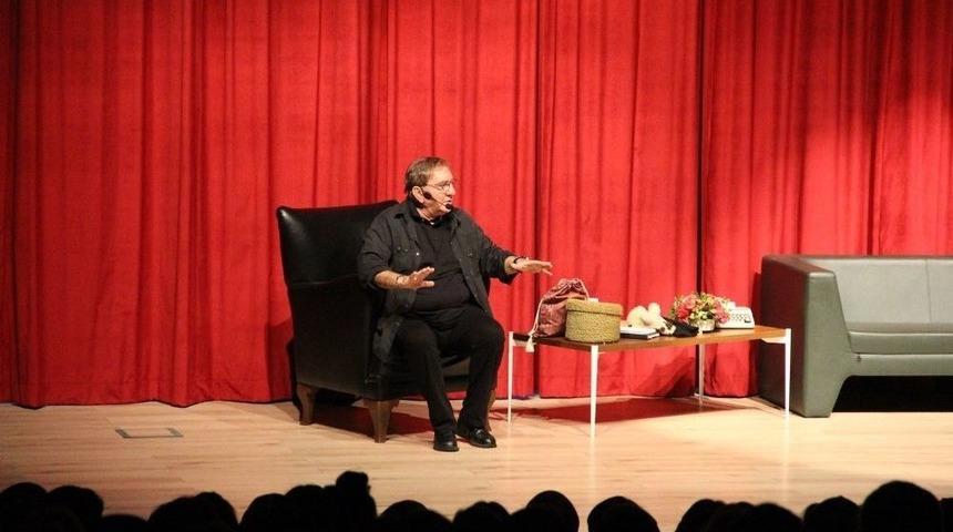 &lsquo;ben Eskiden K&uuml;&ccedil;&uuml;kt&uuml;m&rsquo; Biga&rsquo;da Sahnelendi