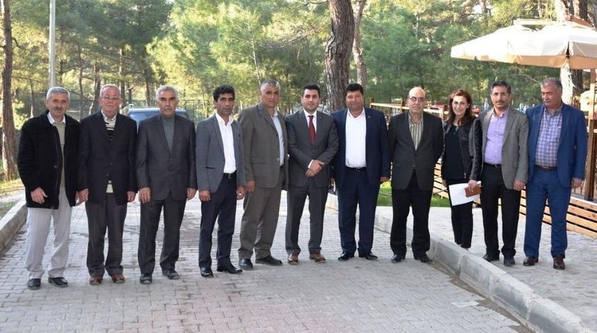 Başkan Uğurlu Ve Ak Partili S&uuml;rekli Muhtarlarla Buluştu