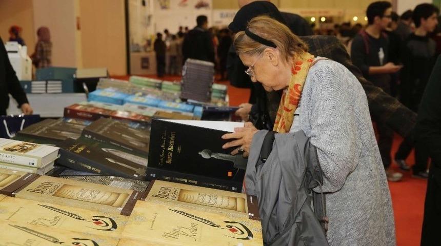 Huzurevi Sakinleri Kitap Fuarında