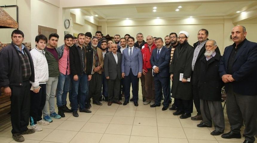 Başkan Karabacak, Diyarbakırlılara Referandumun &Ouml;nemini Anlattı