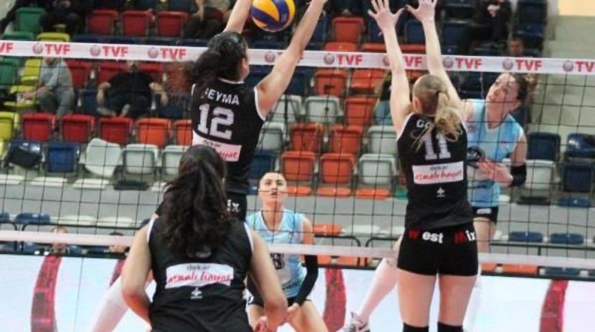 Beylikd&uuml;z&uuml; Voleybol İhtisas-G&uuml;m&uuml;şhane Gen&ccedil;lerbirliği: 1-3