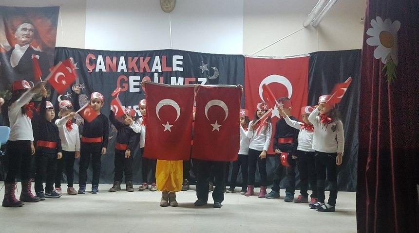 Minikler Çanakkale Ruhunu Yeniden Yaşattılar
