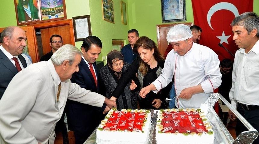Hacıbektaş Rıfat Kartal Huzurevinde &ldquo;yaşlılar Haftası&rdquo; Kutlandı