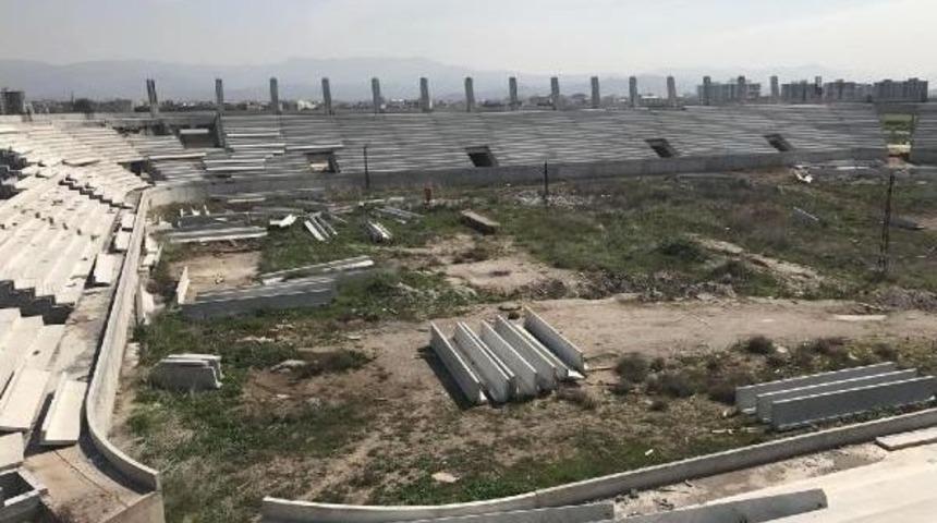 Akhisar Stadı Firmaya Teslim Edildi