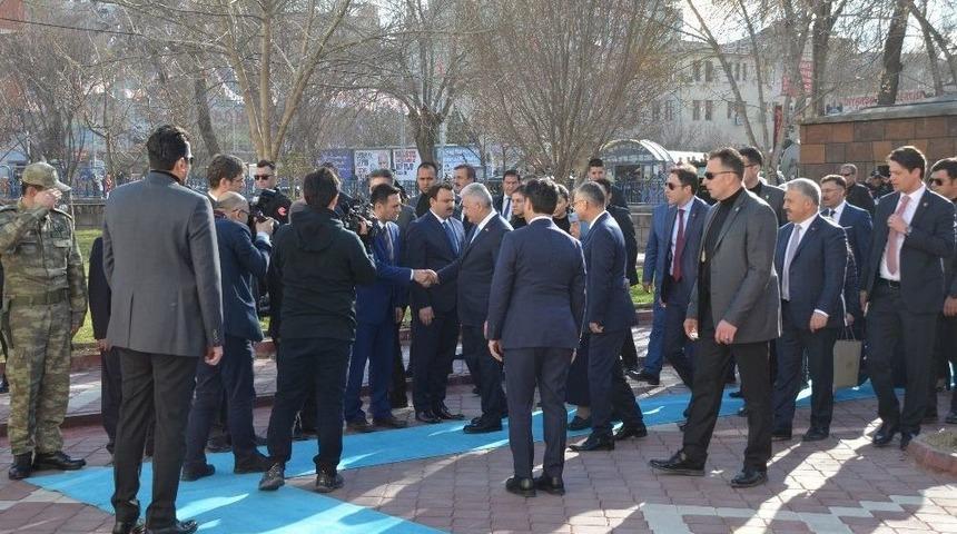 Başbakan Yıldırım, Iğdır Valiliğini Ziyaret Etti