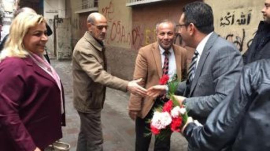 Ak Parti Bağlar İlçe Başkanı Gezer Çiçeklerle Karşılandı