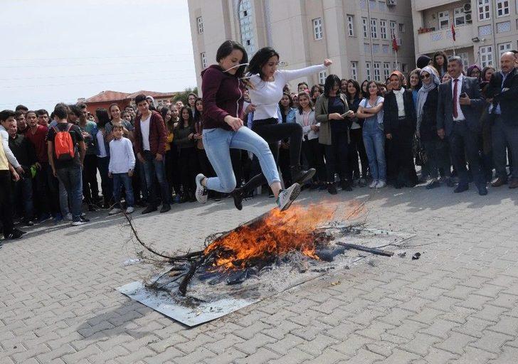 Nevruz Ateşinde Renkli Görüntüler G3