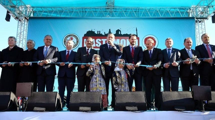 Cumhurbaşkanı Erdoğan: "t&uuml;rkiye İ&ccedil;in Tarihi Yol Ayrımındayız"