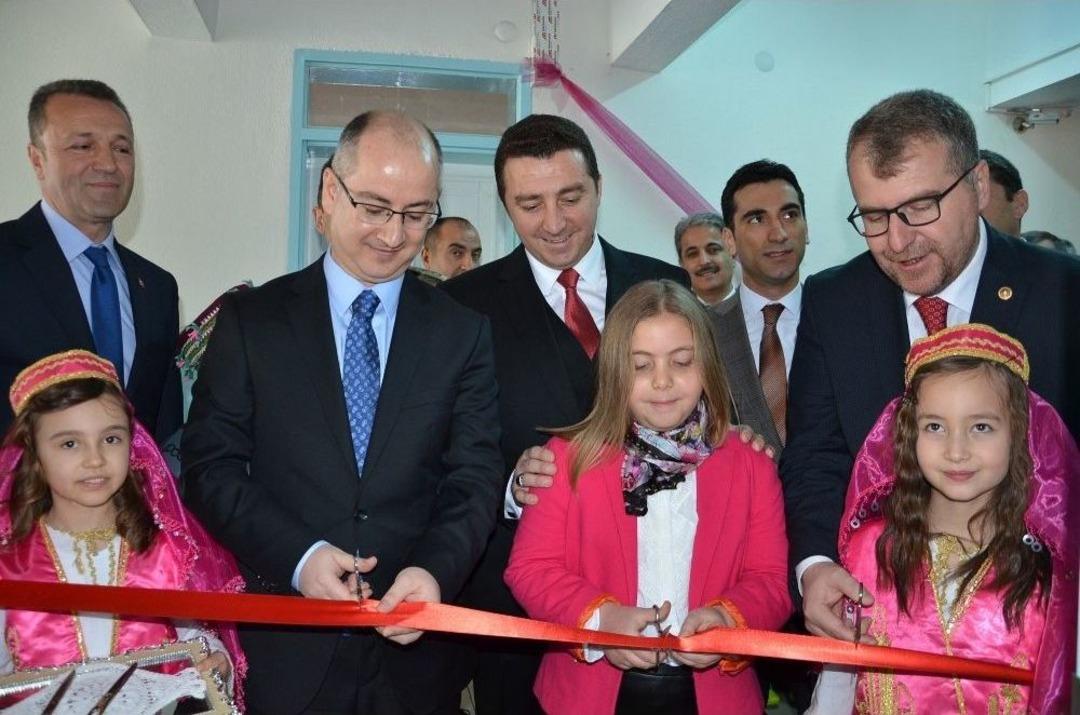 Necip Fazıl Kısak&uuml;rek İlkokulu&rsquo;nda G&ouml;rkemli A&ccedil;ılış