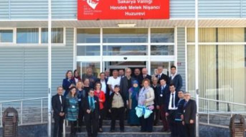 &Ouml;zel Adatıp Hastanesi&rsquo;nden Huzurevine Ziyaret