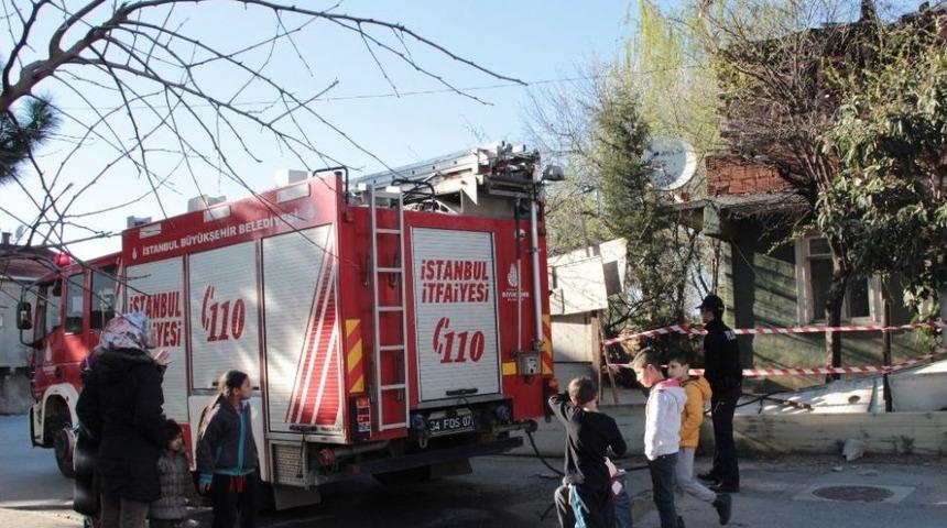 Sancaktepe&rsquo;de Gecekondu Yangını: 1 &Ouml;l&uuml;