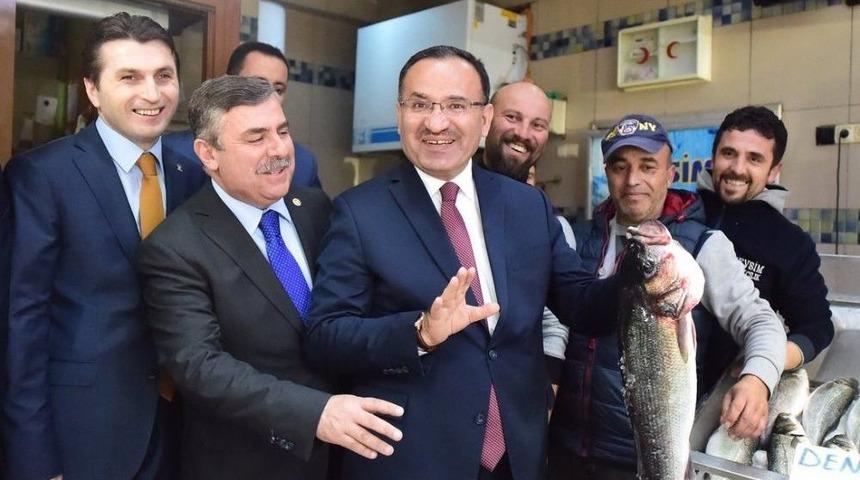 Adalet Bakanı Bozdağ Sinop&rsquo;ta Balık&ccedil;ı Esnafını Ziyaret Etti