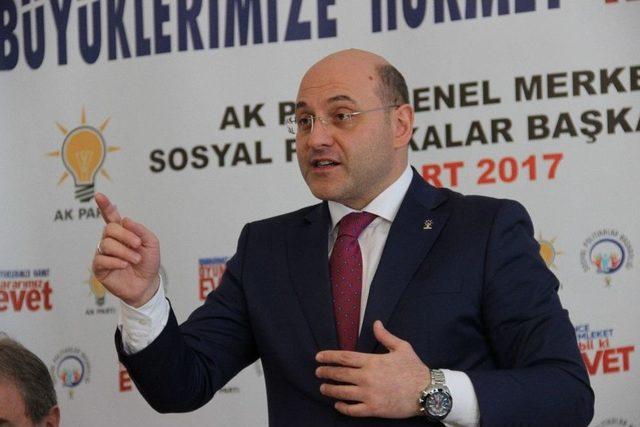 Ak Parti’den ’büyüklerimize Hürmet Kararımız Evet’ Programı