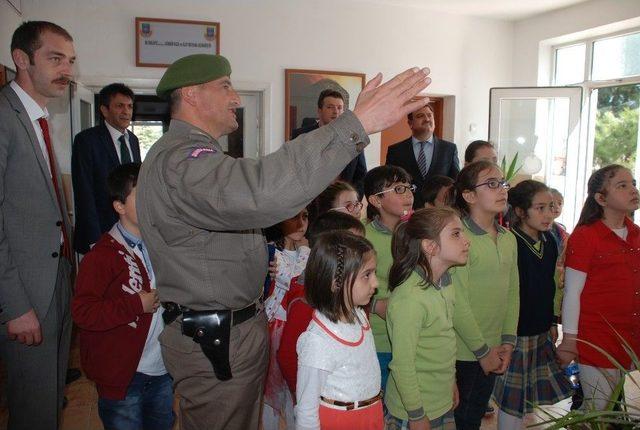 Asker Ocağında Anne Sıcaklığını Yaşattılar