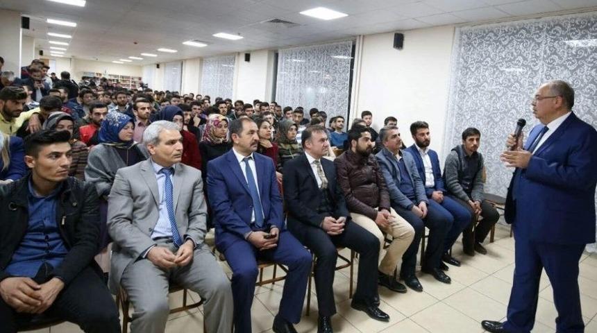 Başkan Kutlu, Kyk&rsquo;da Kalan &Ouml;ğrencilere Deneyimlerini Anlattı