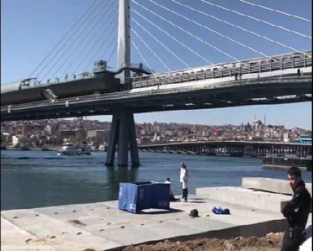 İstanbul'da Denizden Ceset Çıktı