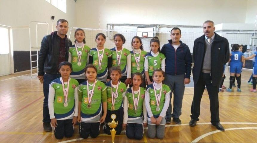 B&ouml;l&uuml;kyayla Ortaokulunda 118 Lisanslı Sporcu Var