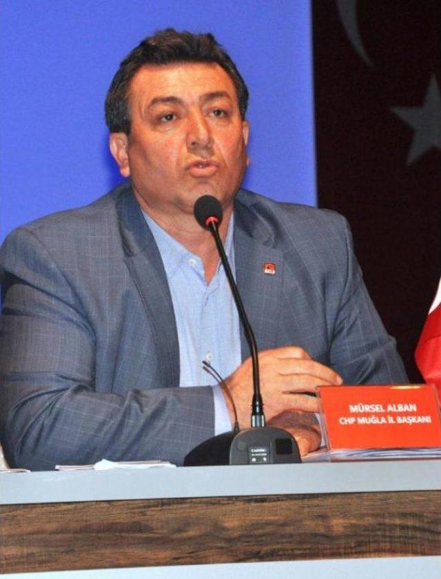 Chp'den Belediye Binasına 'evet' Pankartına Tepki