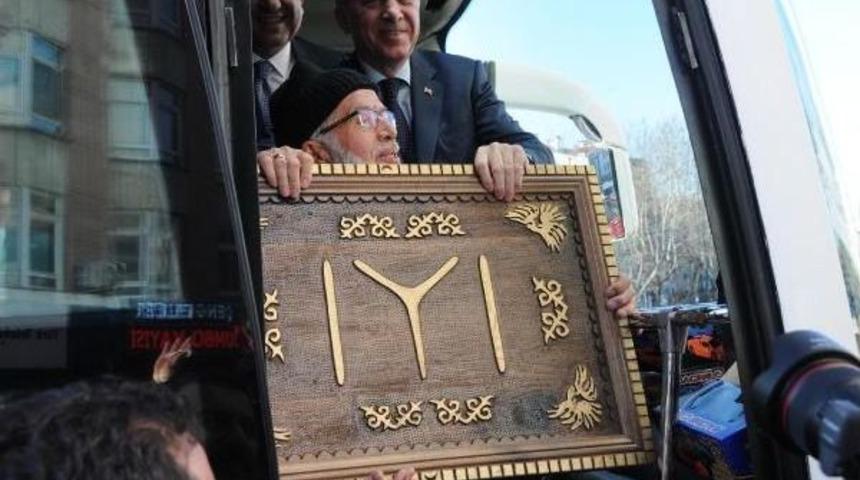 Erdoğan: Edep, Erkan Bilmeyenler Meseleyi Peygambere Kadar G&ouml;t&uuml;rd&uuml; (2)