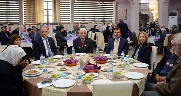 Ak Parti Yaşlılar İle Bir Araya Geldi G4