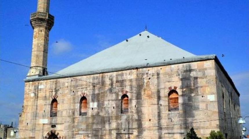 Batı Trakya'daki Tarihi Cami, Yangında Kullanılmaz Hale Geldi