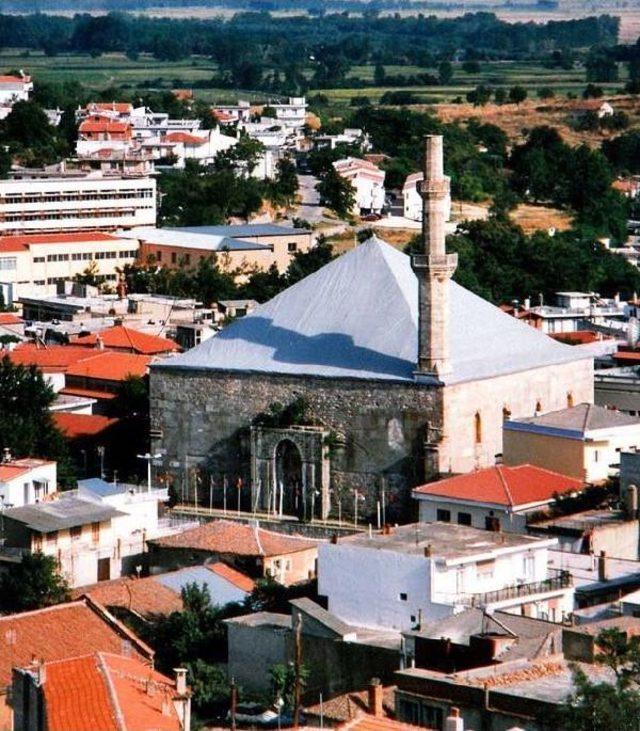 Batı Trakya'daki Tarihi Cami, Yangında Kullanılmaz Hale Geldi