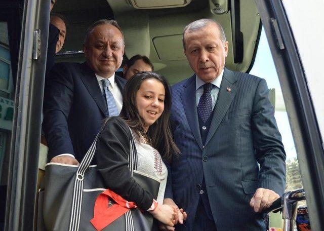 Üniversite Öğrencisinden Cumhurbaşkanı Erdoğan’a Tablo