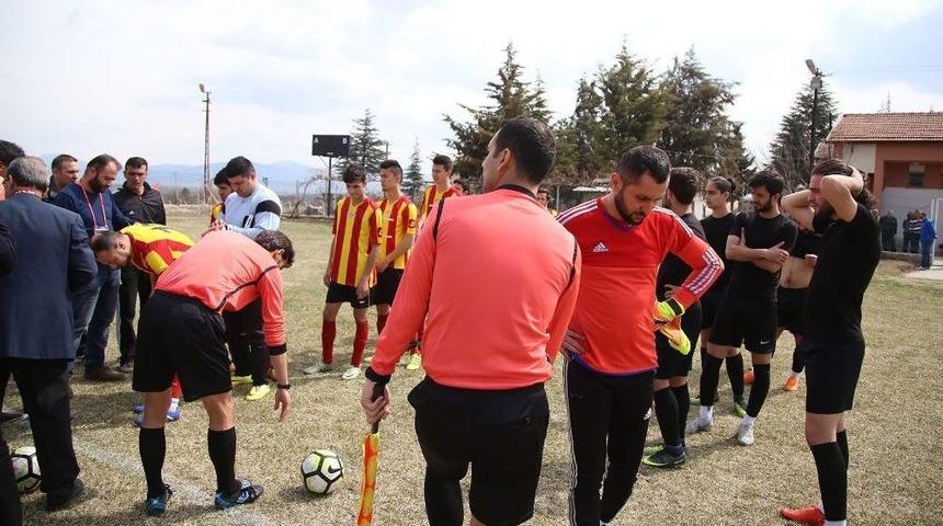 Üç Dakikada Biten Maç