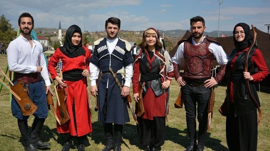 Uşak &Uuml;niversitesi&rsquo;nde Geleneksel Ok&ccedil;uluğu Yaşatıyorlar