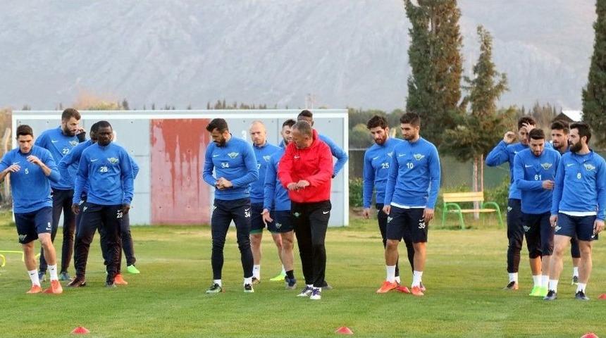 Akhisar Belediyespor, Cem Kav&ccedil;ak İle &Ccedil;alışmalara Başladı