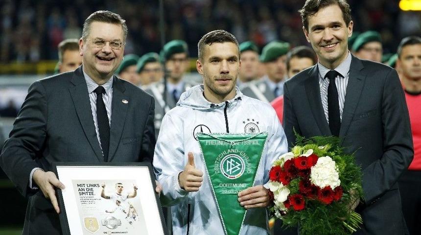 Podolski&rsquo;den Milli Veda