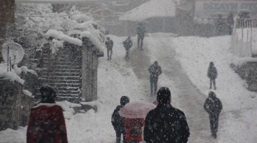 Hakkari&rsquo;de Kar Yağışı