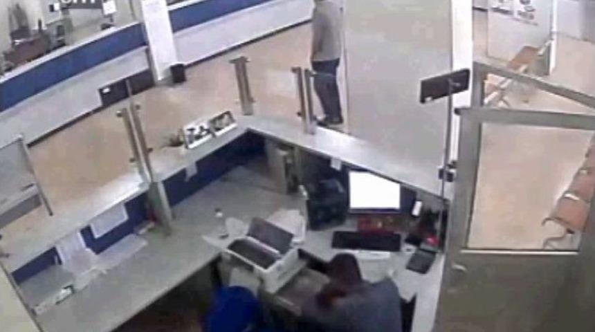 Banka Ve Vergi Dairesini B&ouml;yle Soydular