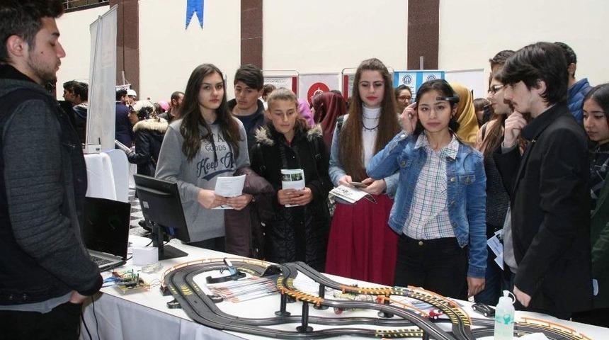 Kt&uuml;&rsquo;l&uuml; &Ouml;ğrenciler D&uuml;nyada Bir İlki Başardı