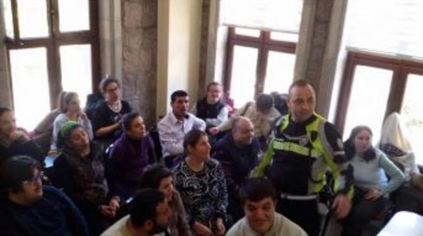 &Ouml;zel İnsanlar, Trafik Eğitimi Aldı