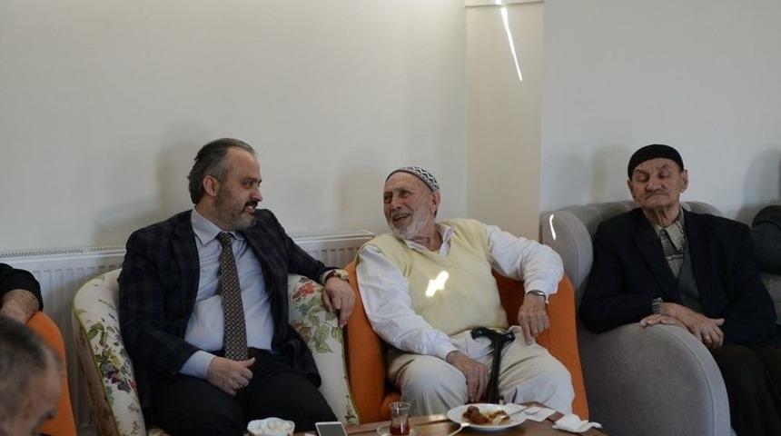 Başkan Aktaş, Yaşlılara Sahip &Ccedil;ıktı