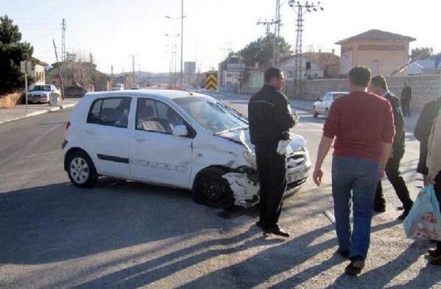 Tomarza'da Trafik Kazası: 4 Yaralı