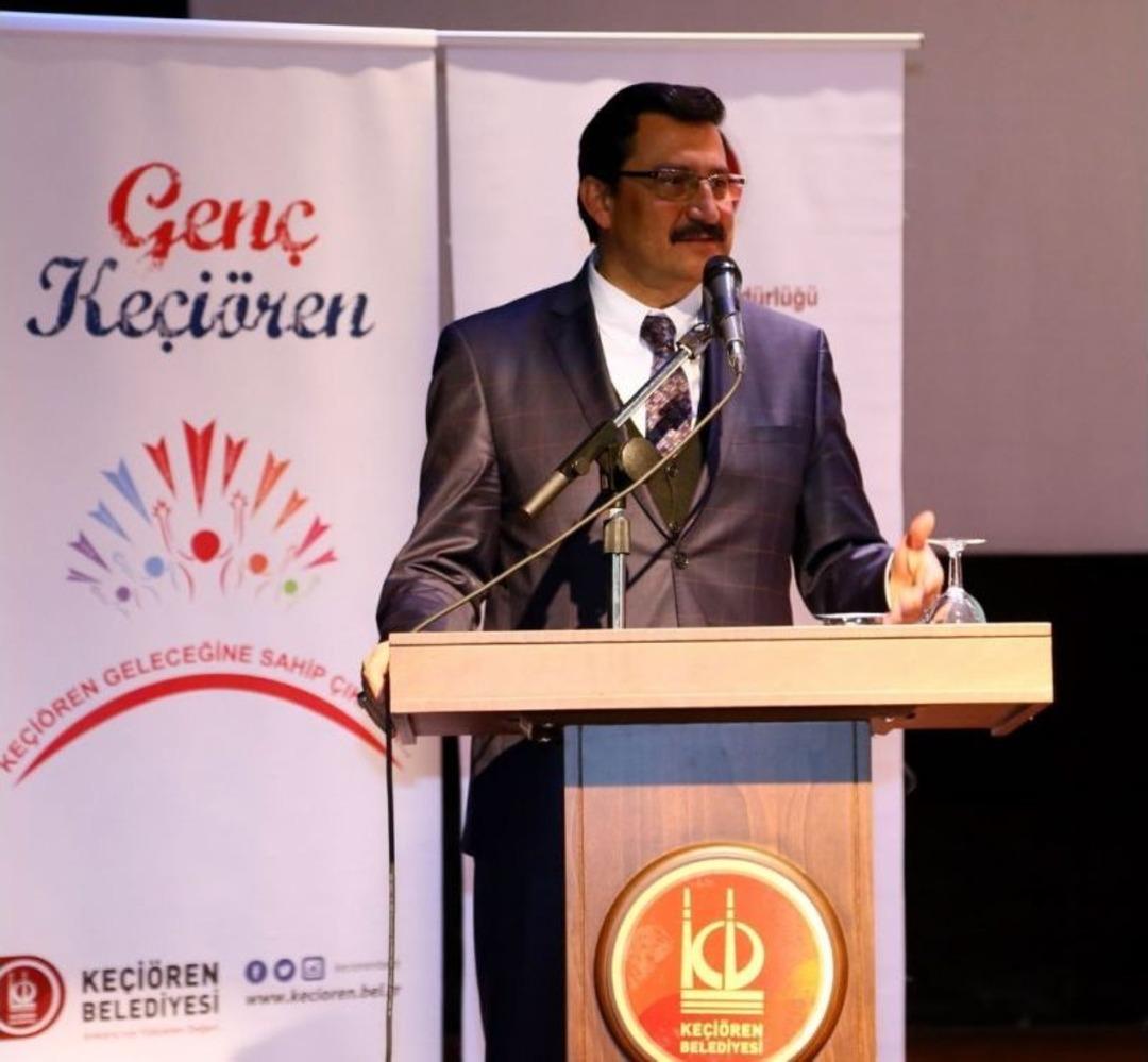 Ke&ccedil;i&ouml;renli Gen&ccedil;lere Anayasa Değişikliği Anlatıldı