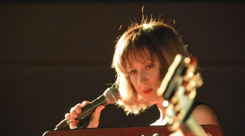 Esra Kayık&ccedil;ı Alternatif Sahnede Caz R&uuml;zgarı Estirdi