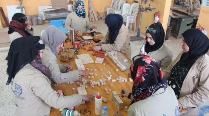 Harranlı Kadınlar, Ekolojik Oyuncak &Uuml;retiyor