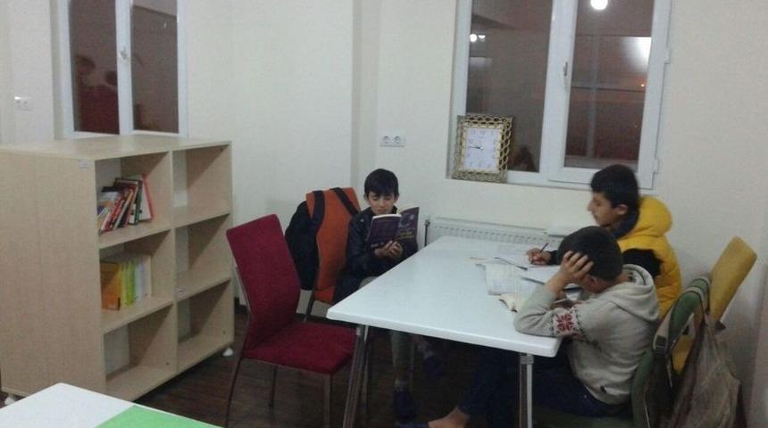 Okuma Salonlarına Yoğun İlgi