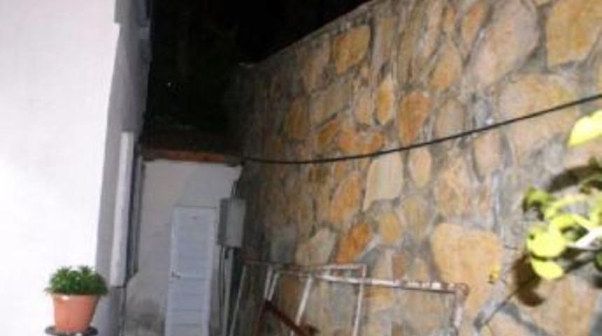 Emekli &Ouml;ğretmen Bah&ccedil;e Sularken Duvardan D&uuml;ş&uuml;p &Ouml;ld&uuml;