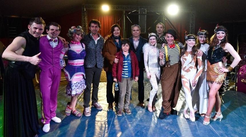 Muratpaşa&rsquo;dan &Ouml;ğrencilere Sirk Hediyesi