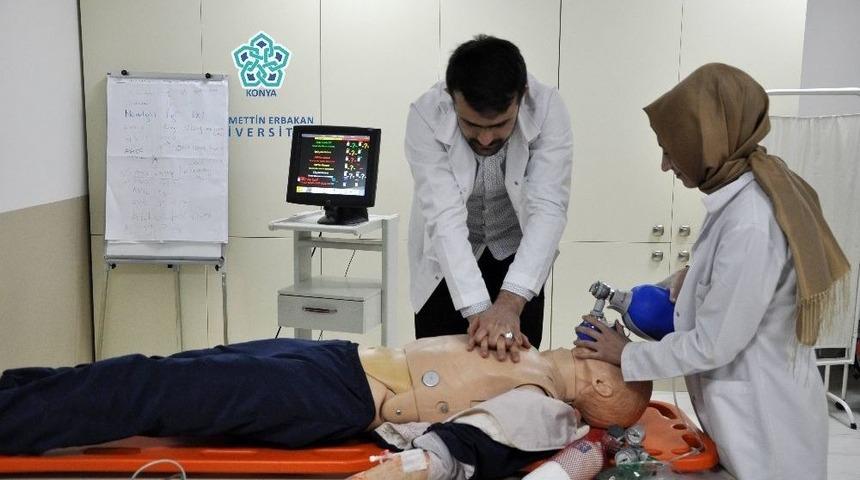 Ne&uuml;&rsquo;de Tıp Ve Sağlık &Ouml;ğrencilerine Uygulamalı Eğitim