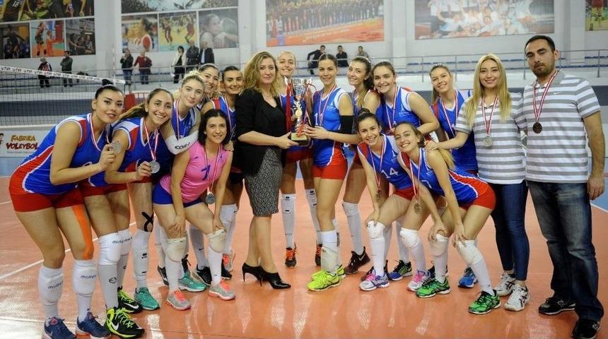 İzmir&rsquo;in Kızları Tarih Yazdı